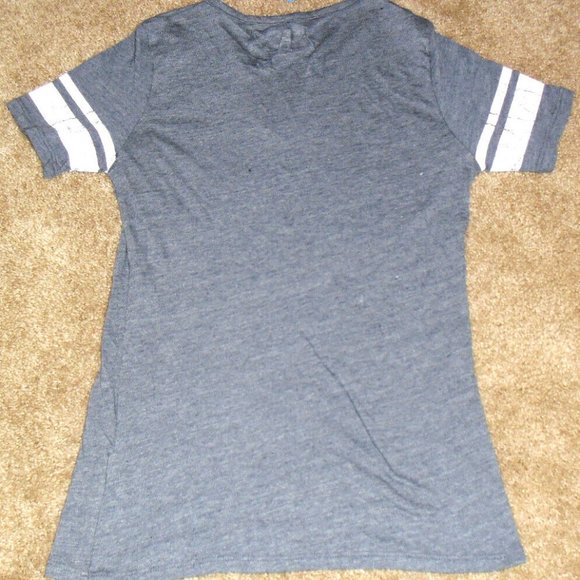 Cleveland Cavaliers Cavs Womens V-Neck Majestic T-Shirt sz. Small New NBA - Picture 3 of 3